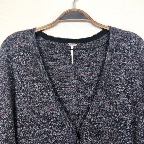 ✖️SOLD✖️•FREE PEOPLE•TGIF Oversized Knit Cardigan - Picture 4 of 8